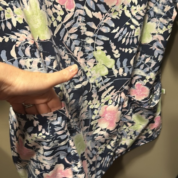 Healing Hands Premiere Scrub Top large - Picture 3 of 6